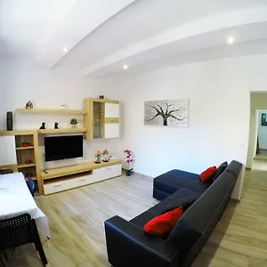 apartamentos-ainara.in-canary-islands.com/